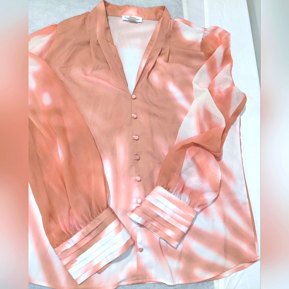 Calvin Klein Women's Long Sleeve Printed V-Neck Blouse
